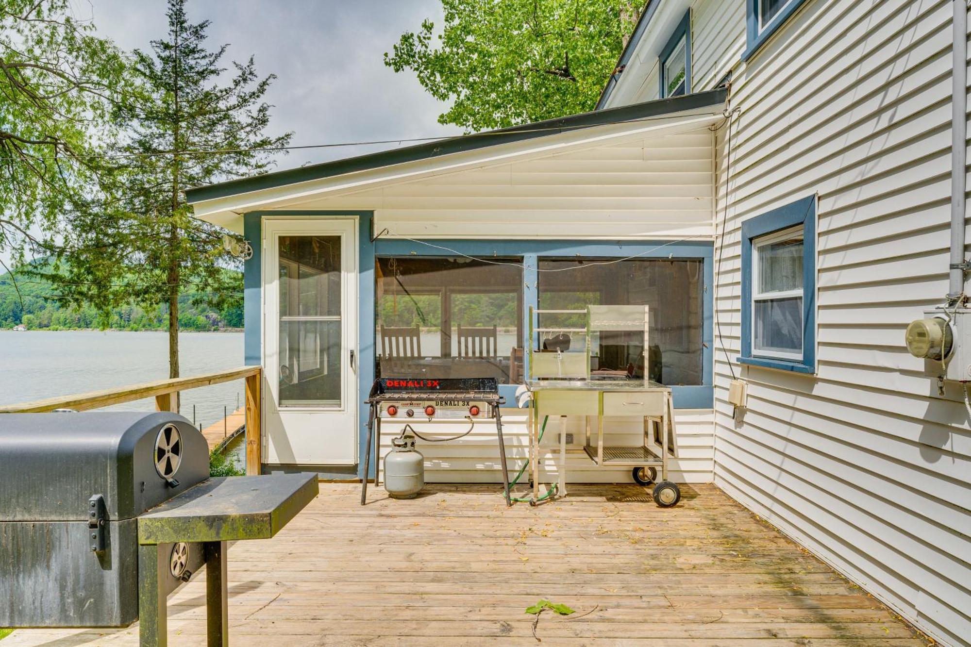Waterfront Home On Lake Champlain With Dock And Kayaks Orwell Exterior foto